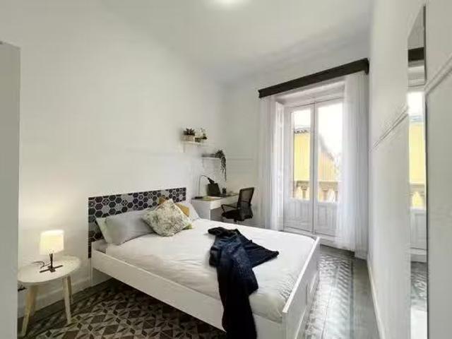 Encantador Habitación en Calle de San Bernardo, Universidad