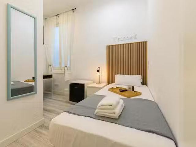 ¡Recién llegado! Habitación en Calle de San Bernardo, Centro