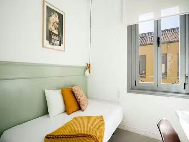 Encantador Habitación en Calle de San Lorenzo, Centro