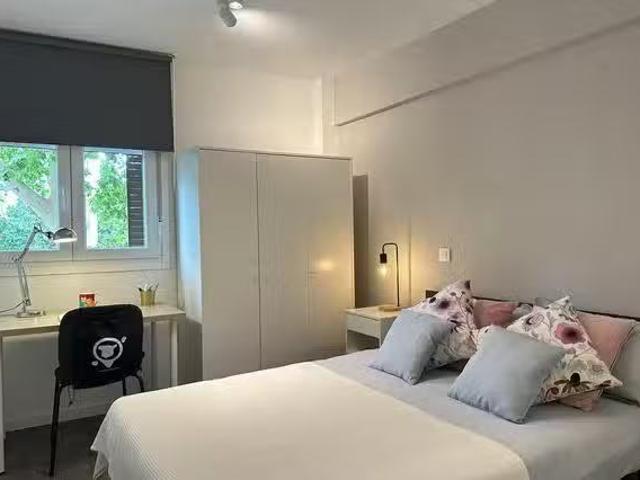 Acogedor Habitación en Calle de San Robustiano, Aluche