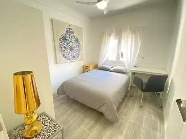 ¡Recién llegado! Habitación en Calle de Topacio