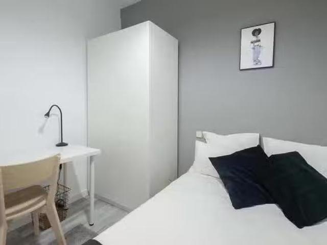 Bonito Habitación en Calle del Conde de Romanones