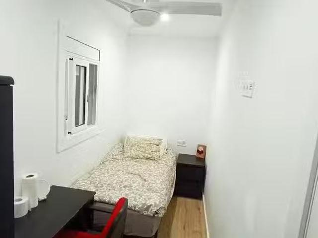 Acogedor Habitación en Carrer del Doctor Jaume Ferran i Clua