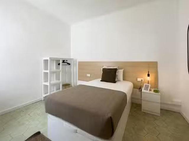 Único Habitación en Gran Via de les Corts Catalanes, Fort Pienc