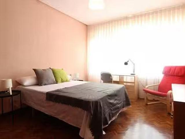¡Renta! Habitación en Paseo de la Castellana, Almenara