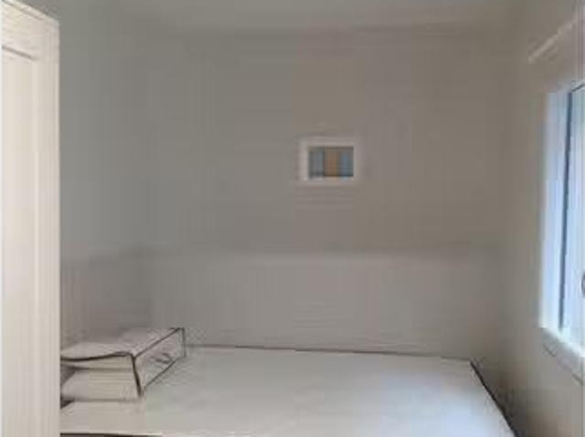 Acogedor Habitación en piso compartido de 5 habitaciones en al.