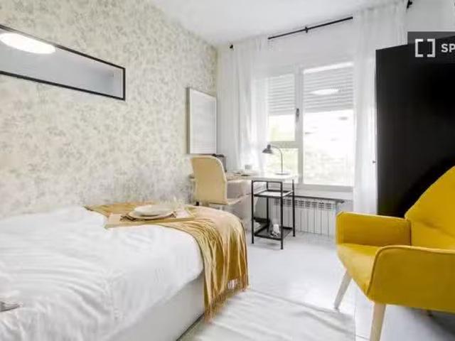 ¡Oferta! Habitación en piso compartido de 5 habitaciones en Al.