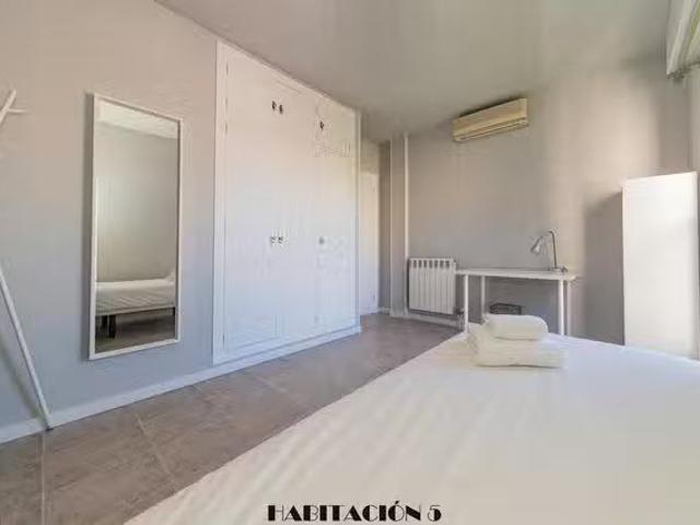 Único Habitación en Ronda de las Cooperativas, Orcasitas
