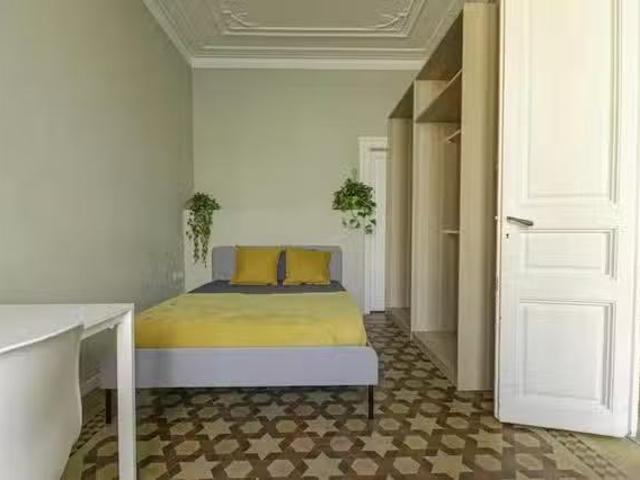 ¡Oferta! Habitación en Ronda de Sant Pere, Eixample
