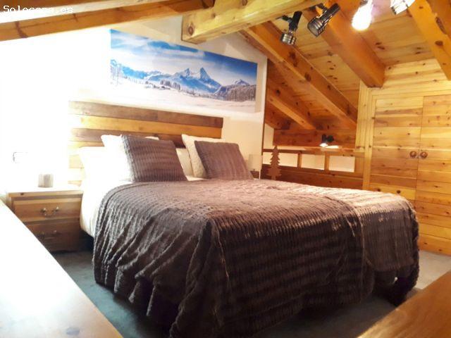 Acogedor piso dúplex con estilo rústico