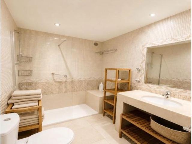 ACOGEDOR PISO DE DOS HABITACIONES EN ALQUILER DE TEMPORADA JUNTO A LA PLAYA