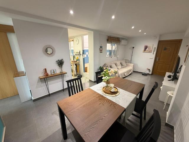 Acogedor piso de DOS habitaciones en silla, 950€