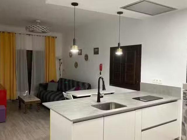 Único Piso de 1 habitación en Camino Nuevo de San Nicolás, Alb.