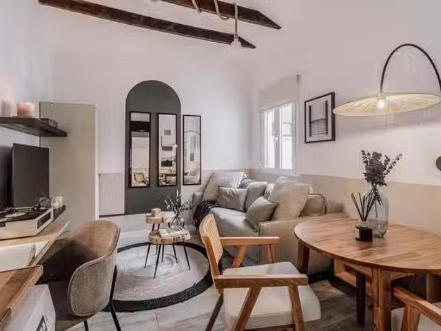¡En alquiler! Piso de 1 habitación en Calle de Vallehermoso