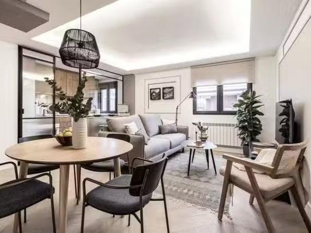 Barato Piso de 1 habitación en Calle de Mauricio Ravel