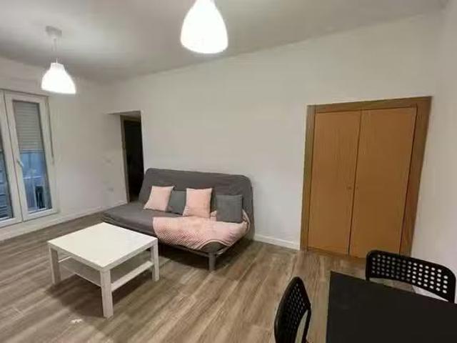¡Renta! Piso de 1 habitación en Calle de San Joaquín, Centro