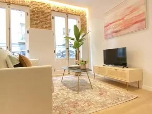 ¡Renta! Piso de 1 habitación en Calle del Águila, Palacio