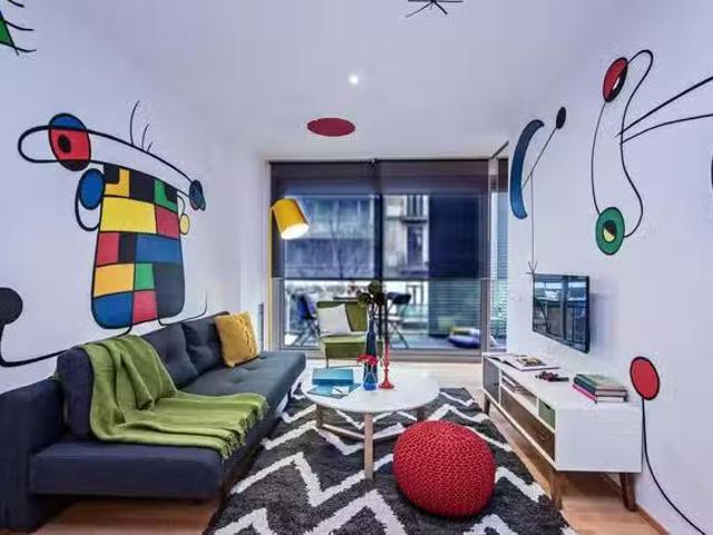¡Recién llegado! Piso de 1 habitación en Carrer de Calàbria