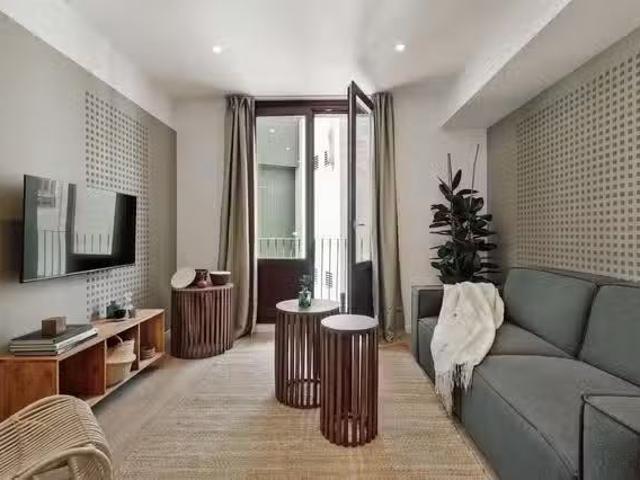 ¡Recién llegado! Piso de 1 habitación en Carrer de les Jonqueres
