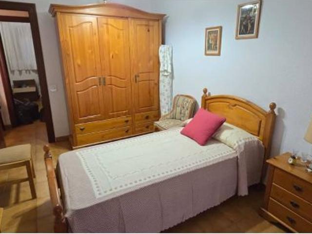 Acogedor Piso Exterior en Los Ángeles, Alicante €155,000