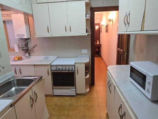 Acogedor Piso Exterior en Los Ángeles, Alicante €155,000