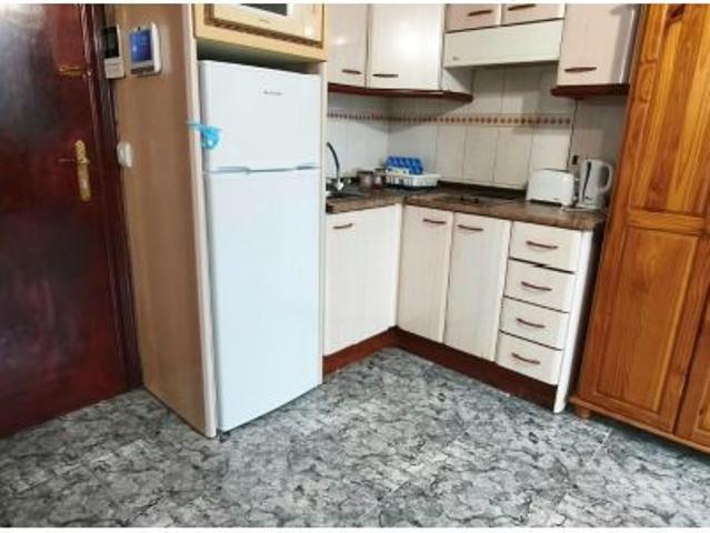 Acogedor Piso en Benidorm: Ideal para Parejas o Inversores