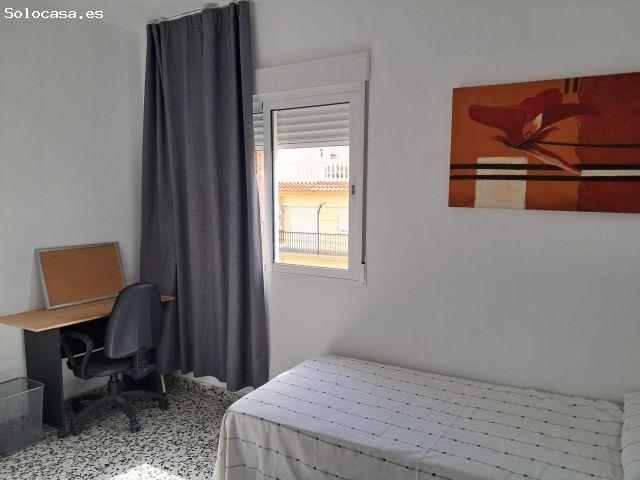 Acogedor Piso en Capuchinos, Málaga Ideal para Familias