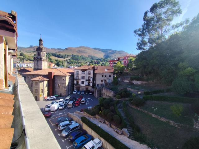Acogedor Piso en el Corazón de Balmaseda ¡Listo para Entrar a Vivir!