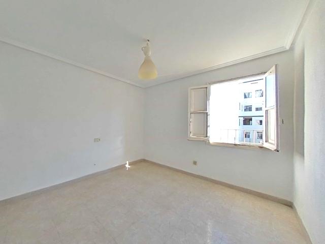 Acogedor piso en Elche, Alicante Oportunidad de recuperación