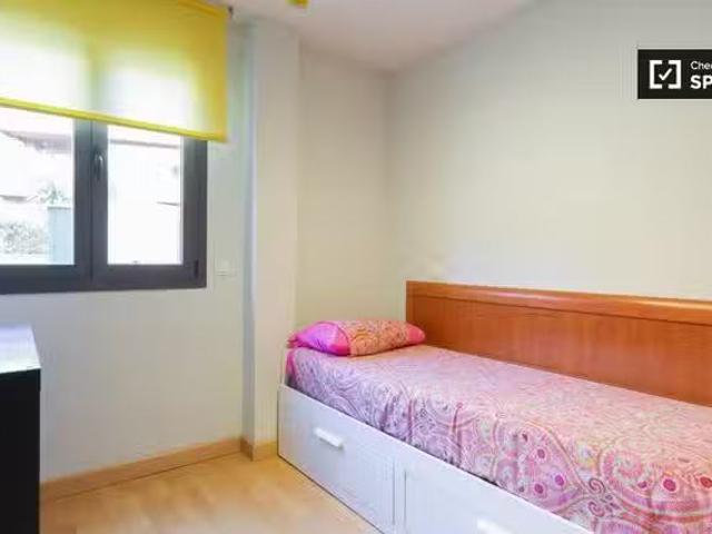 ¡Renta! Se alquila habitación en apartamento de 2 dormitorios.