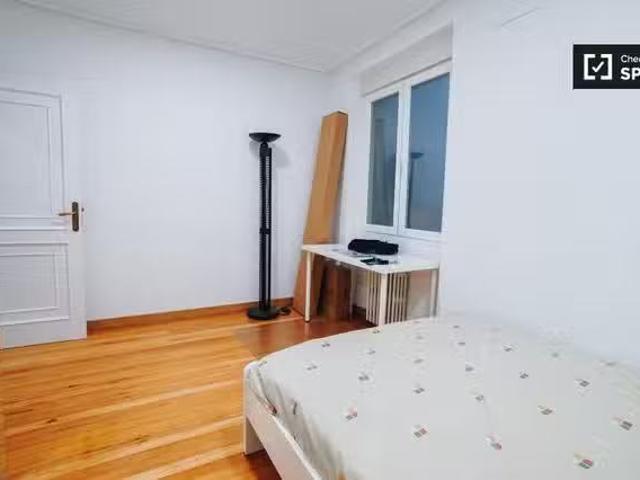 ¡En alquiler! Se alquilan habitaciones en un apartamento de 7.