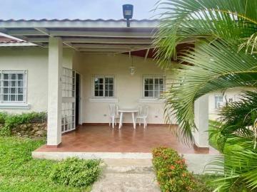 ACOGEDORA CASA CAMPESTRE EN CONJUNTO CERRADO