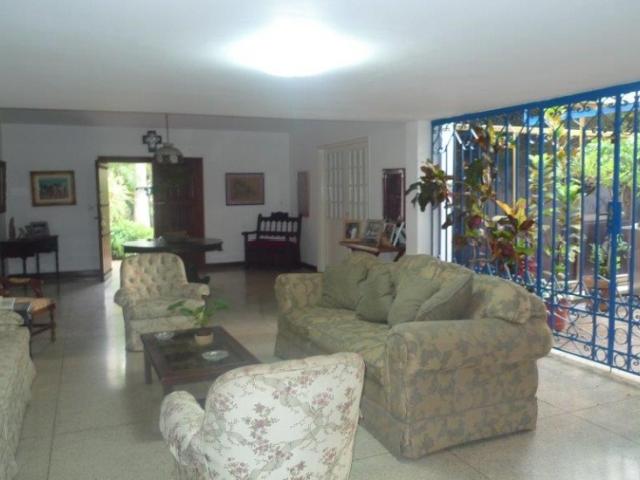 ACOGEDORA CASA COLONIAL 1300 MTS