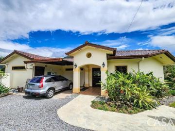 Acogedora Casa de Montaña con Vistas Escénicas en Boquete
