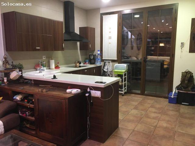 Acogedora casa en Torrent del Capellà, Sabadell Ideal para Tu Familia