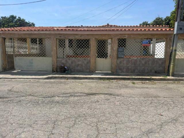 Acogedora Casa en Venta ubicada en Ciudad Alianza Conjunto Cerrado