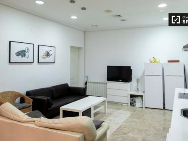 Acogedora habitación con cama individual en alquiler en Argüelles
