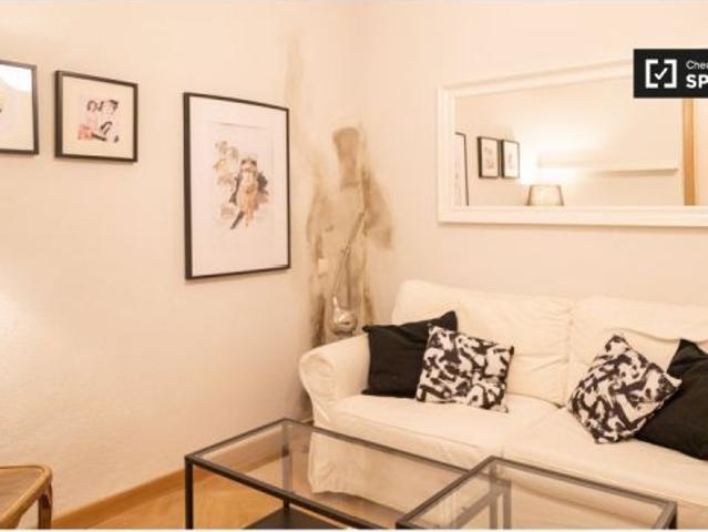 Acogedora habitación con cama individual en alquiler en La Latina