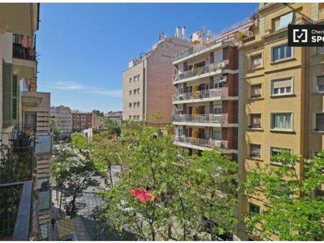 Acogedora habitación con dos camas individuales en alquiler en Gràcia