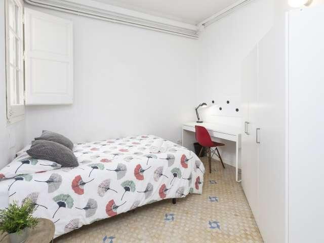 Acogedora habitación en un apartamento de 9 dormitorios en L'Eixample, Barcelona