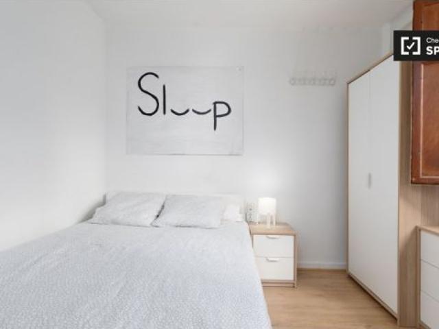 Acogedora habitación en alquiler en un apartamento de 3 dormitorios en Jesús