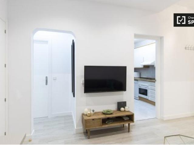 Acogedora habitación en alquiler en un apartamento recientemente renovado de 3 dormitorios en Goya