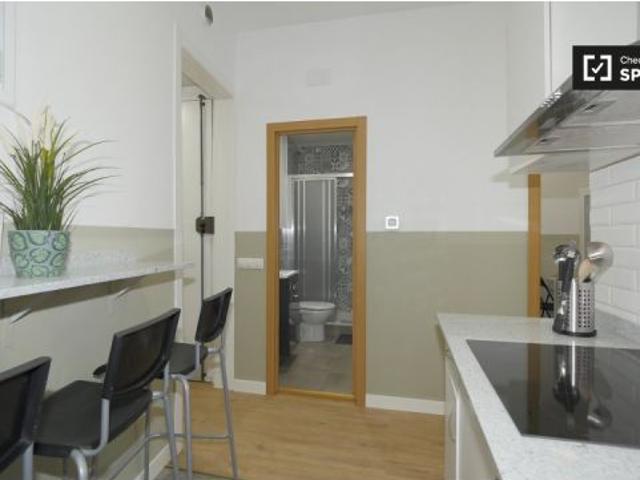 Acogedora habitación en alquiler en apartamento de 4 dormitorios en El Raval