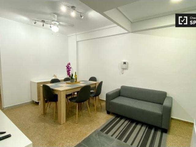 Acogedora habitación en alquiler en apartamento de 6 dormitorios, Algirós