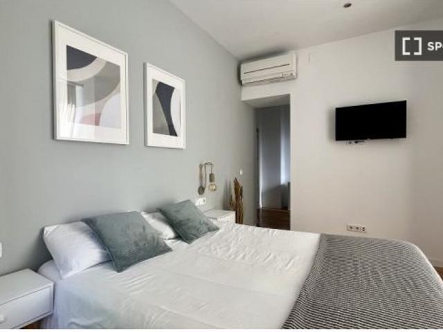 Acogedora habitación en alquiler en apartamento de 6 dormitorios en Centro