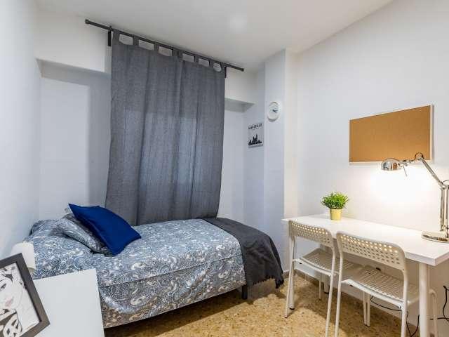 Acogedora habitación en alquiler en Camins al Grau, Valencia