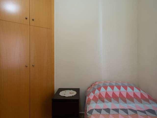 Acogedora habitación en alquiler en el apartamento de 4 dormitorios, Gràcia, Barcelona