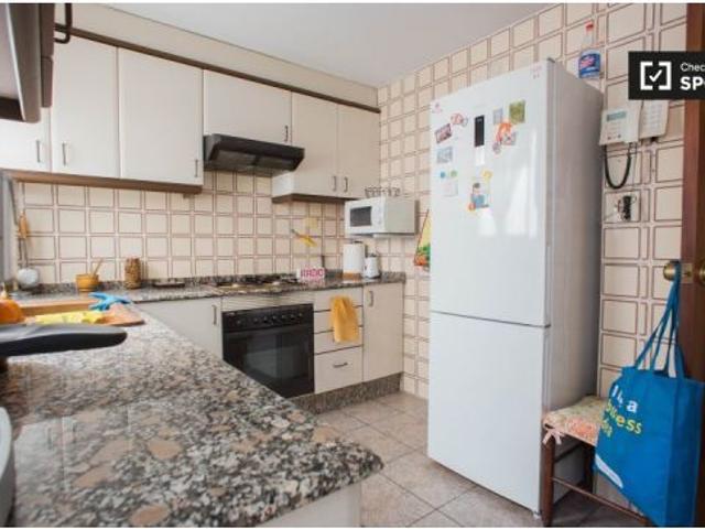 Acogedora habitación en apartamento de 3 dormitorios en Benimaclet