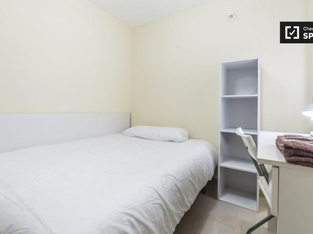 Habitación en piso de 3 habitaciones en Cabanyal Canyamelar, Valencia
