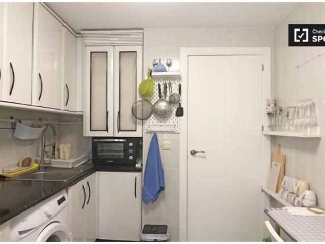 Acogedora habitación en casa de 3 dormitorios en Puente de Vallecas, Madrid